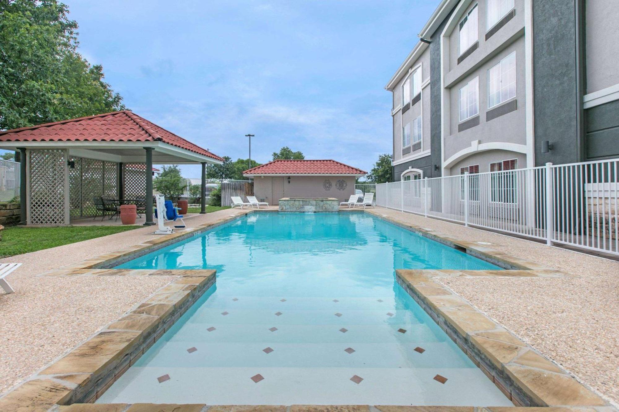 La Quinta By Wyndham Fredericksburg Hotel Luaran gambar