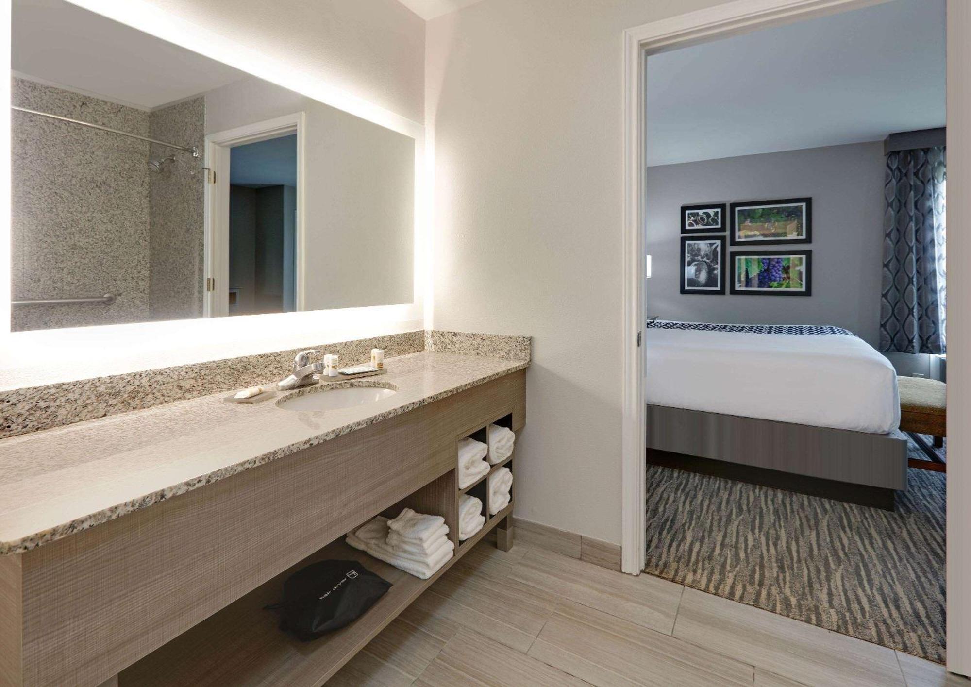 La Quinta By Wyndham Fredericksburg Hotel Luaran gambar